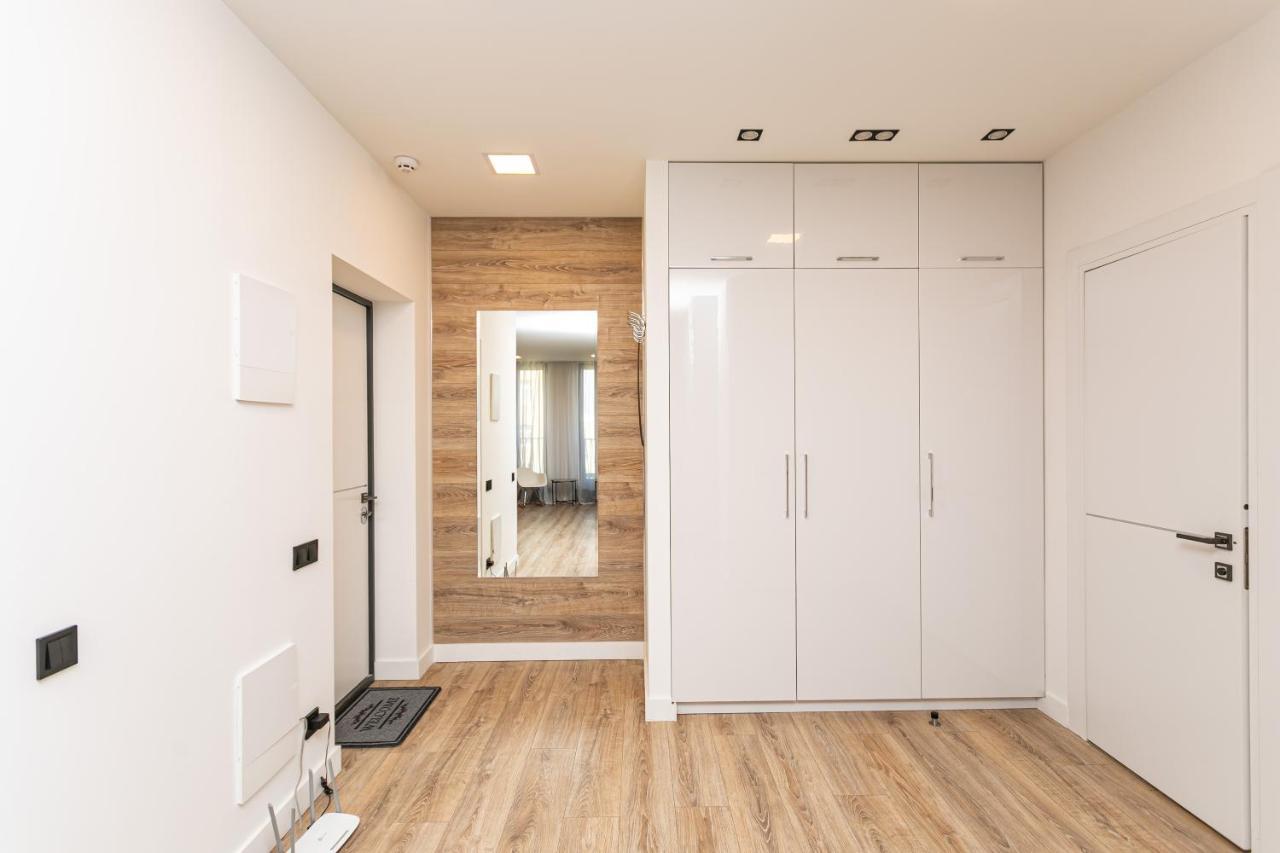 Petrovdom 190-199-216 In Spacious Apartments At Rc New York Concept House Kiev Eksteriør bilde