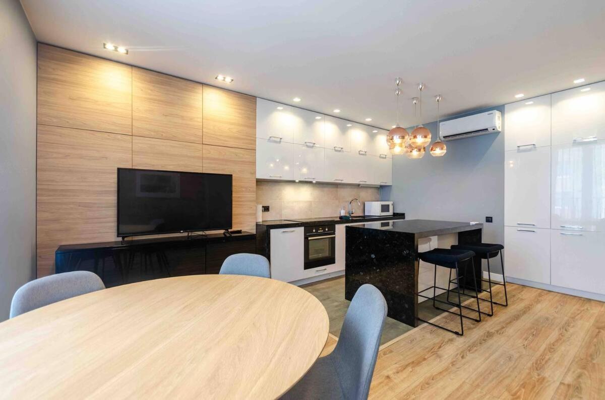 Petrovdom 190-199-216 In Spacious Apartments At Rc New York Concept House Kiev Eksteriør bilde